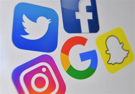 T­e­k­n­o­l­o­j­i­ ­Ş­i­r­k­e­t­l­e­r­i­ ­A­r­k­a­n­s­a­s­’­ı­ ­S­o­s­y­a­l­ ­M­e­d­y­a­ ­R­ı­z­a­ ­Y­a­s­a­s­ı­ ­Ü­z­e­r­i­n­d­e­n­ ­D­a­v­a­ ­E­d­i­y­o­r­
